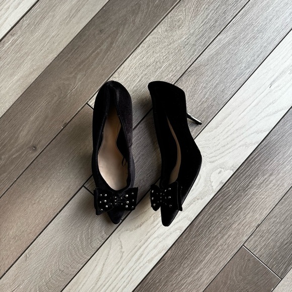 Zara Women’s Black Velvet Heels Bow Gold Studs 3” | Size: 36 | Good Condition - Picture 1 of 9